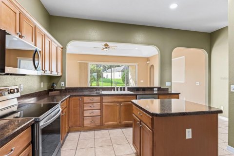 House in Summerfield, Florida 3 bedrooms, 167.5 sq.m. № 2413502 - photo 8