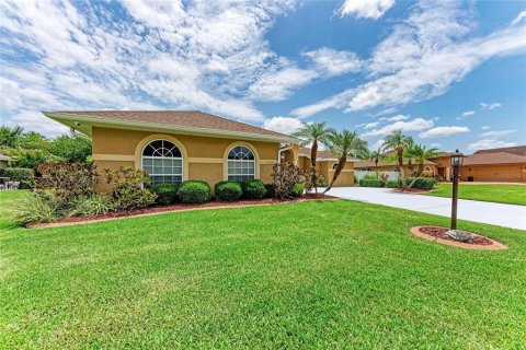 House in Parrish, Florida 4 bedrooms, 268.49 sq.m. № 1777081 - photo 5