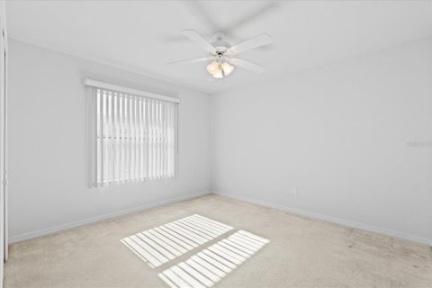 House in Palm Coast, Florida 4 bedrooms, 204.38 sq.m. № 1900011 - photo 26