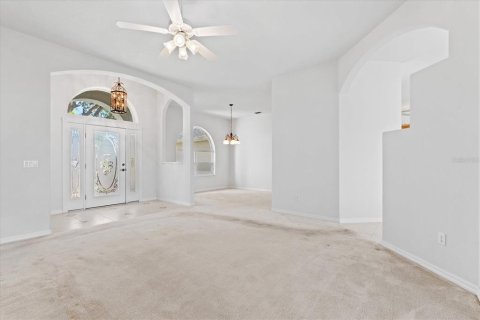 House in Palm Coast, Florida 4 bedrooms, 204.38 sq.m. № 1900011 - photo 9