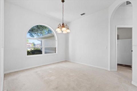 House in Palm Coast, Florida 4 bedrooms, 204.38 sq.m. № 1900011 - photo 11