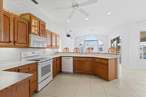 House in Palm Coast, Florida 4 bedrooms, 204.38 sq.m. № 1900011 - photo 14