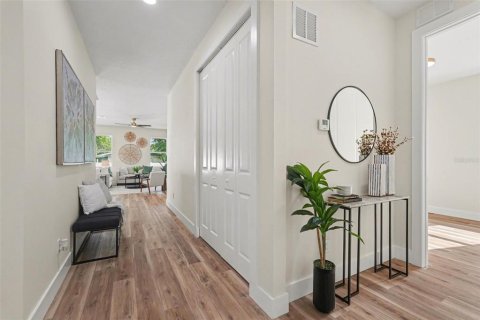 Casa en venta en Tampa, Florida, 4 dormitorios, 192.21 m2 № 2196441 - foto 13