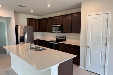 Casa en venta en Wesley Chapel, Florida, 5 dormitorios, 242.94 m2 № 2239317 - foto 5