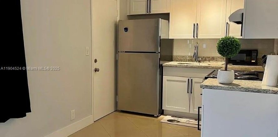 Condo in Hollywood, Florida, 1 bedroom № 1954922