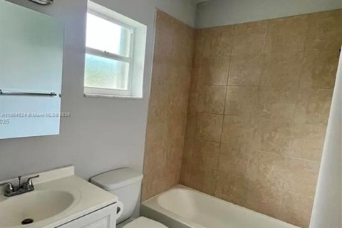 Condo in Hollywood, Florida, 1 bedroom № 1954922 - photo 6