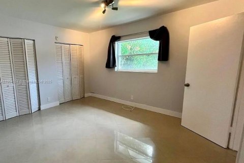 Condo in Hollywood, Florida, 1 bedroom № 1954922 - photo 5