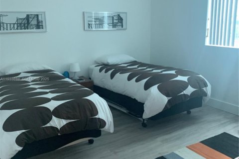Condominio en alquiler en Miami, Florida, 2 dormitorios, 111.2 m2 № 1992166 - foto 16