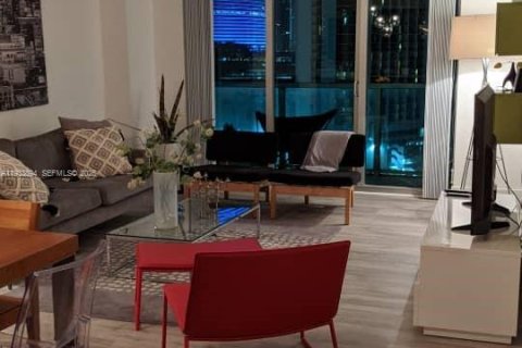 Condominio en alquiler en Miami, Florida, 2 dormitorios, 111.2 m2 № 1992166 - foto 10