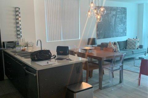 Condominio en alquiler en Miami, Florida, 2 dormitorios, 111.2 m2 № 1992166 - foto 4