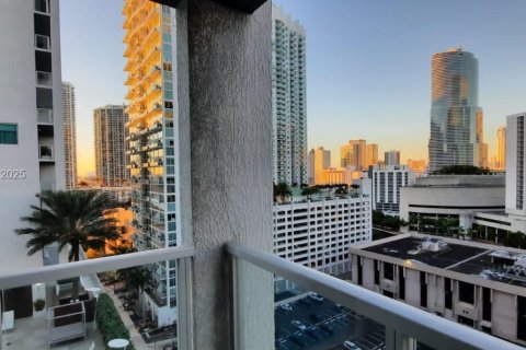 Condominio en alquiler en Miami, Florida, 2 dormitorios, 111.2 m2 № 1992166 - foto 19