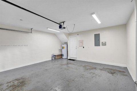 Townhouse in Fort Lauderdale, Florida 3 bedrooms, 170.01 sq.m. № 1893238 - photo 28