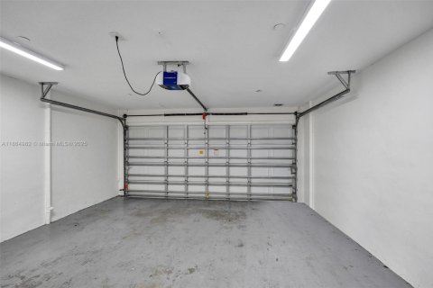 Townhouse in Fort Lauderdale, Florida 3 bedrooms, 170.01 sq.m. № 1893238 - photo 27