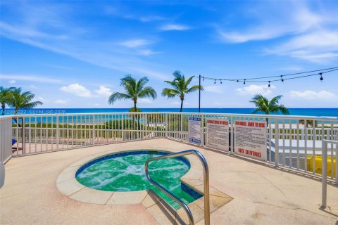 Copropriété à louer à Miami Beach, Floride: 2 chambres, 132.85 m2 № 2367860 - photo 29