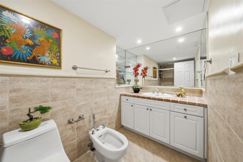 Copropriété à louer à Miami Beach, Floride: 2 chambres, 132.85 m2 № 2367860 - photo 12