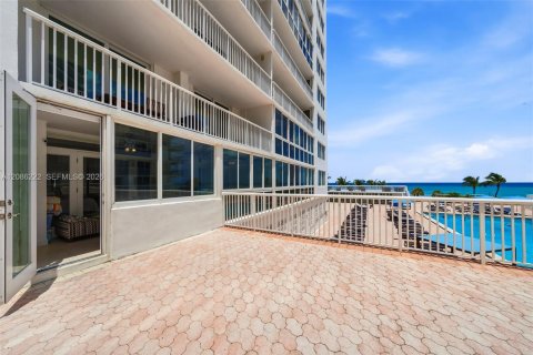 Copropriété à louer à Miami Beach, Floride: 2 chambres, 132.85 m2 № 2367860 - photo 17