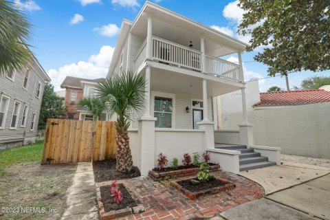 House in Jacksonville, Florida 4 bedrooms, 201.41 sq.m. № 778320 - photo 1