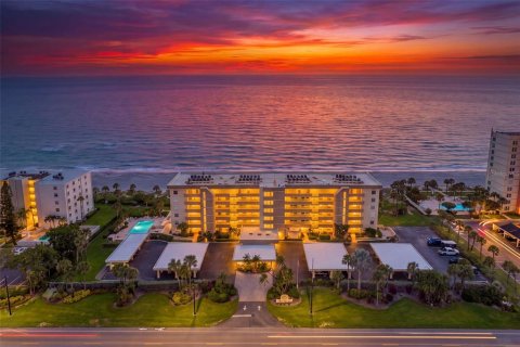 Condo in Longboat Key, Florida, 2 bedrooms  № 2266566 - photo 2