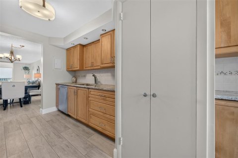 Condo in Longboat Key, Florida, 2 bedrooms  № 2266566 - photo 29