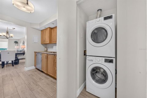 Condo in Longboat Key, Florida, 2 bedrooms  № 2266566 - photo 28