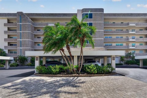 Condo in Longboat Key, Florida, 2 bedrooms  № 2266566 - photo 8