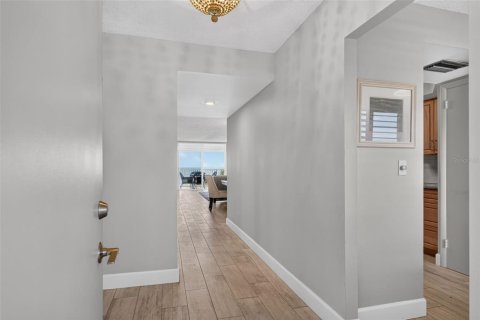 Condo in Longboat Key, Florida, 2 bedrooms  № 2266566 - photo 12