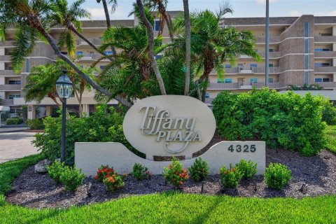 Condo in Longboat Key, Florida, 2 bedrooms  № 2266566 - photo 3