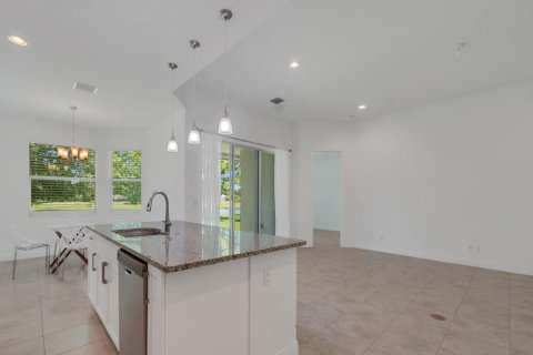 Купить виллу или дом в Виро-Бич, Флорида 8 комнат, 157.28м2, № 2154641 - фото 18