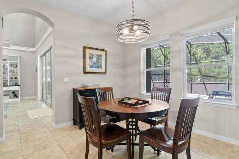 House in Winter Garden, Florida 4 bedrooms, 383.31 sq.m. № 1914850 - photo 14