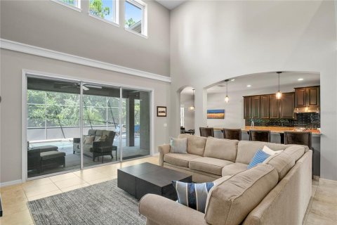 House in Winter Garden, Florida 4 bedrooms, 383.31 sq.m. № 1914850 - photo 6