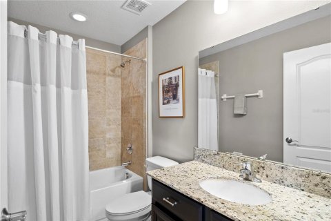 House in Winter Garden, Florida 4 bedrooms, 383.31 sq.m. № 1914850 - photo 24