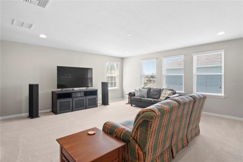 House in Winter Garden, Florida 4 bedrooms, 383.31 sq.m. № 1914850 - photo 20