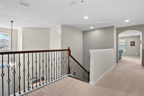 House in Winter Garden, Florida 4 bedrooms, 383.31 sq.m. № 1914850 - photo 19