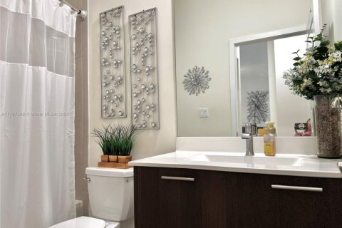 Condo in Doral, Florida, 3 bedrooms  № 2022469 - photo 19