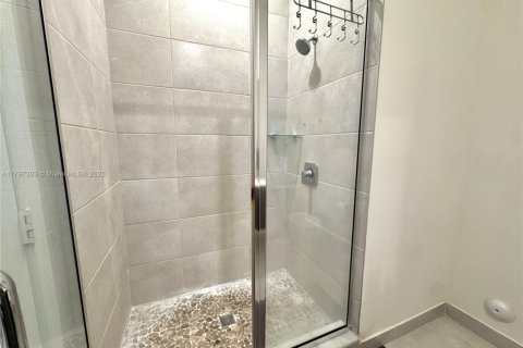 Condo in Doral, Florida, 3 bedrooms  № 2022469 - photo 15