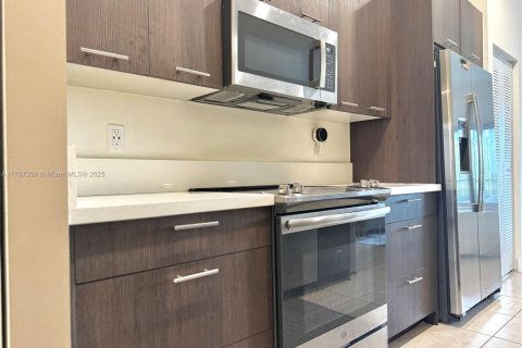 Condo in Doral, Florida, 3 bedrooms  № 2022469 - photo 9