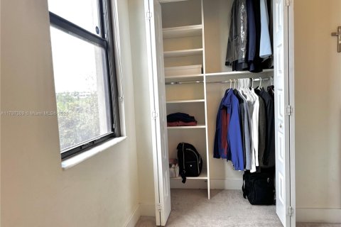 Condo in Doral, Florida, 3 bedrooms  № 2022469 - photo 22