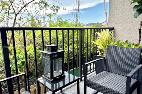 Condo in Doral, Florida, 3 bedrooms  № 2022469 - photo 24