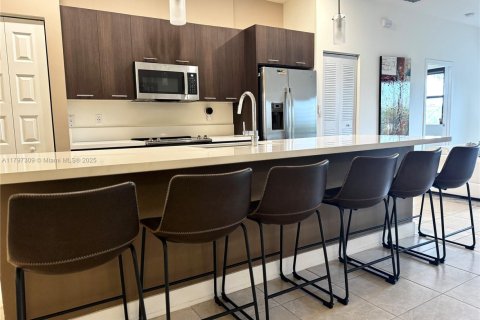 Condo in Doral, Florida, 3 bedrooms  № 2022469 - photo 6