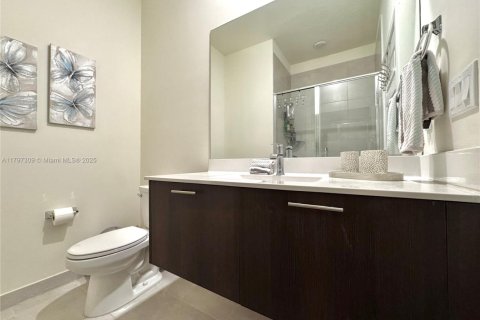 Condo in Doral, Florida, 3 bedrooms  № 2022469 - photo 14
