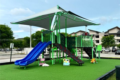 Condo in Doral, Florida, 3 bedrooms  № 2022469 - photo 26