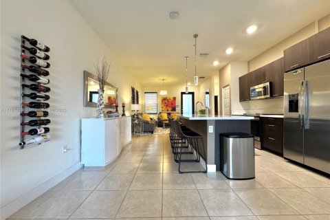 Condo in Doral, Florida, 3 bedrooms  № 2022469 - photo 10