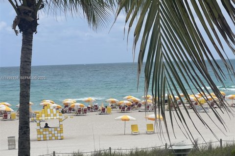 Copropriété à louer à Miami Beach, Floride: 51.1 m2 № 1984716 - photo 1