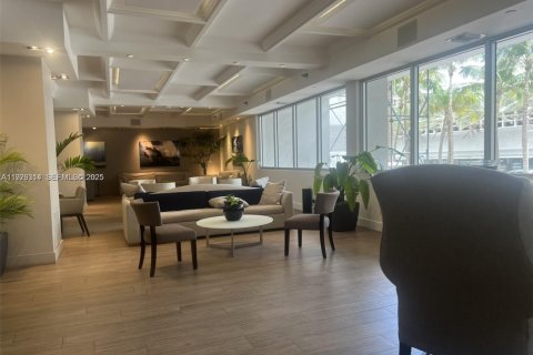 Copropriété à louer à Miami Beach, Floride: 51.1 m2 № 1984716 - photo 2