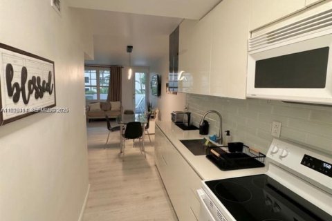 Copropriété à louer à Miami Beach, Floride: 51.1 m2 № 1984716 - photo 8