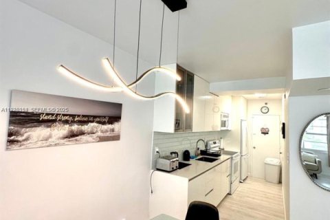 Copropriété à louer à Miami Beach, Floride: 51.1 m2 № 1984716 - photo 5