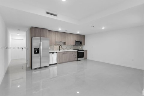 Townhouse in Homestead, Florida 4 bedrooms, 200.02 sq.m. № 2043125 - photo 2