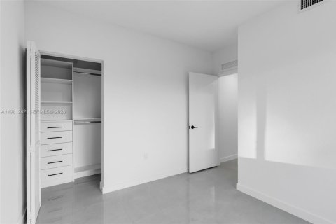 Townhouse in Homestead, Florida 4 bedrooms, 200.02 sq.m. № 2043125 - photo 6