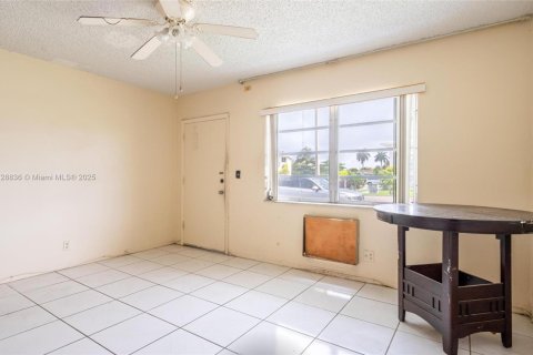 Купить кондоминиум в Майами-Гарденс, Флорида 1 спальня, 53.51м2, № 1967067 - фото 22