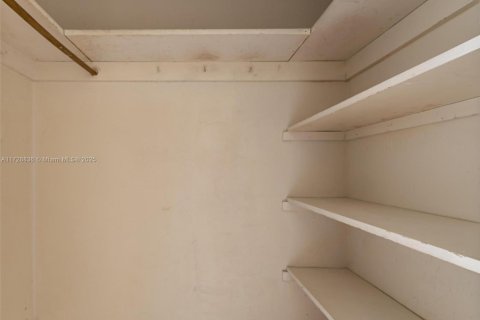 Купить кондоминиум в Майами-Гарденс, Флорида 1 спальня, 53.51м2, № 1967067 - фото 17